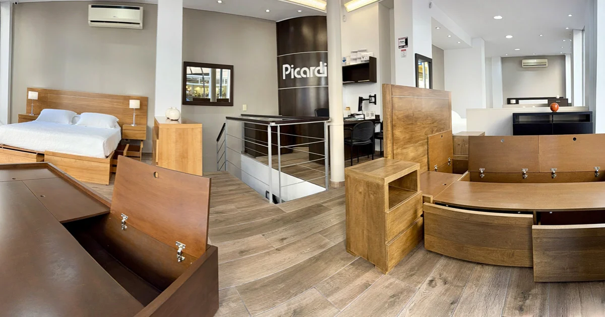 Showroom Picardi Muebles en Av. Belgrano, dormitorios modernos