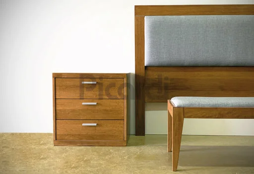 Muebles modernos para dormitorio con respaldo tapizado y mesa de luz